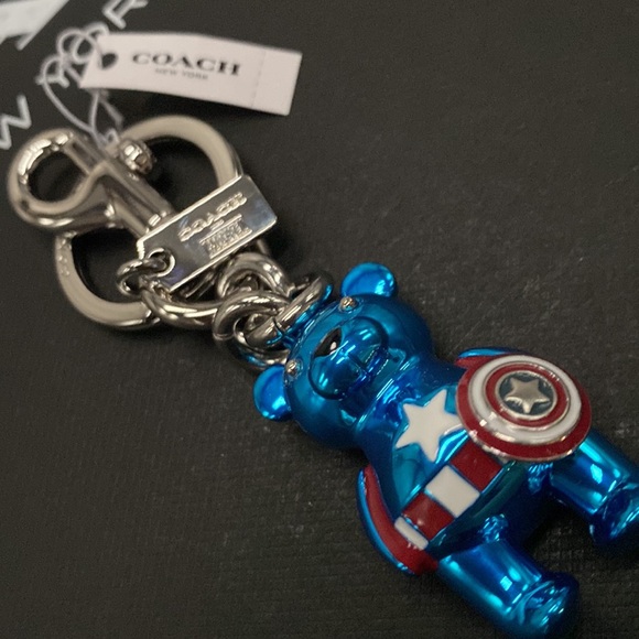 Coach 2755 Coach Marvel Captain America Bear Bag Charm Keychain Fob Metal Silver - Picture 3 of 7